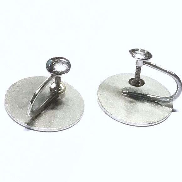 Signed Wells Hand Engraved ELC or ECL Sterling Silver Screw Back Earrings - Picture 3 of 3